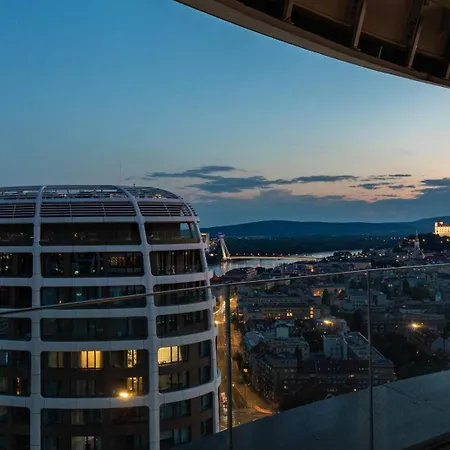 View In Sky Park By Zaha Hadid Apartament *